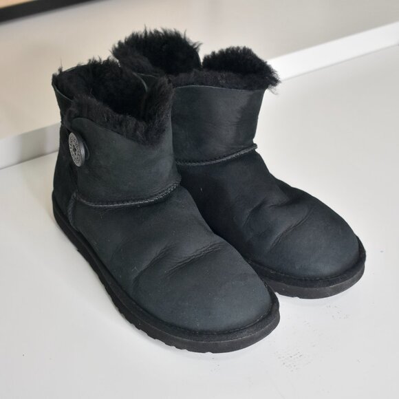 UGG Women's Mini Bailey Button II - Picture 1 of 7